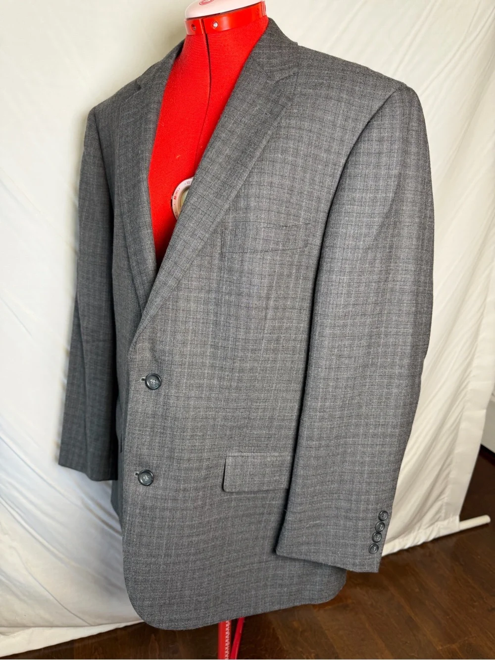 Joseph & Feiss Gold Gray Plaid Two-Button Sport Coat…44R